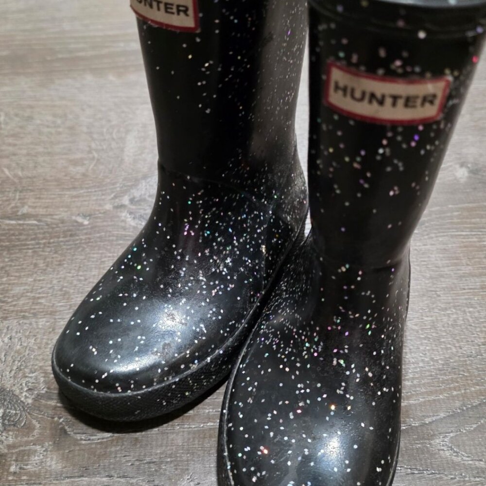 Hunter boots size 9 toddler.